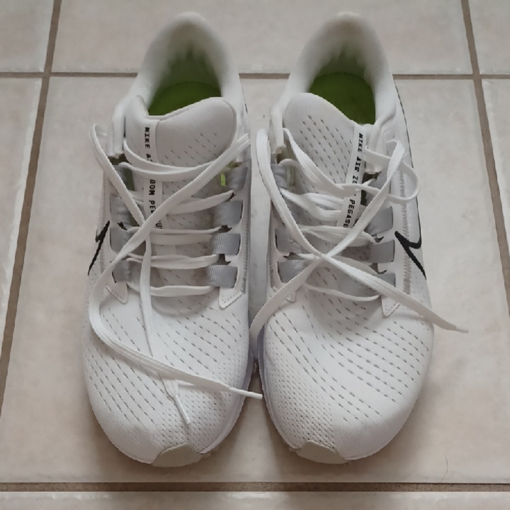 Nike White and Black Men's Shoes